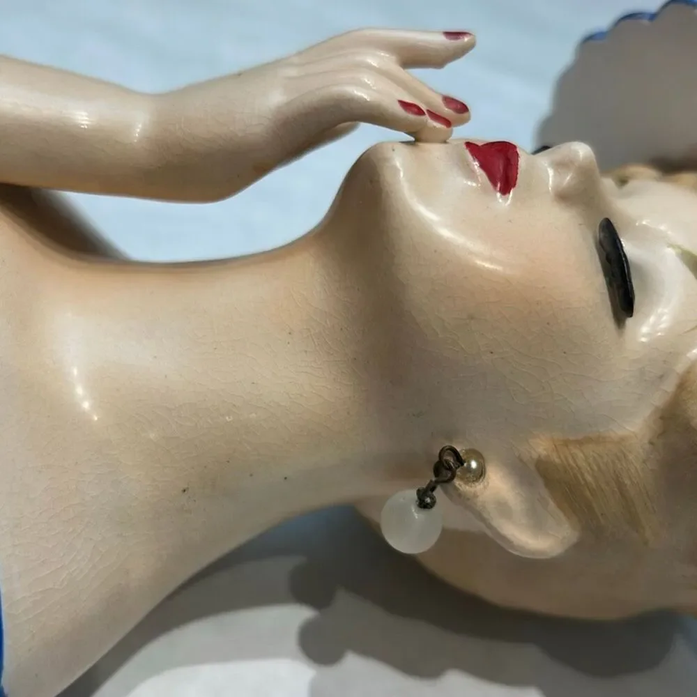 Vtg 50s Napco Glamour Girl Lady Head Vase 1958 Blue Hat Hand Up Eyelashes C3307A
